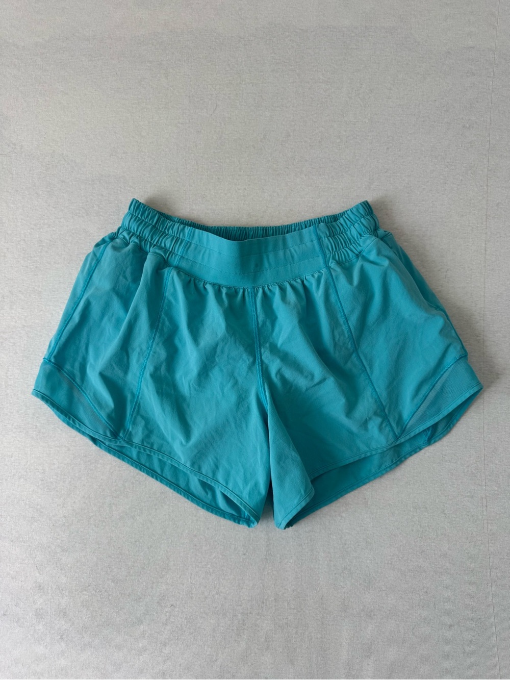 Lululemon Hotty Hot Shorts Women's Low-Rise Lined Short 4"
